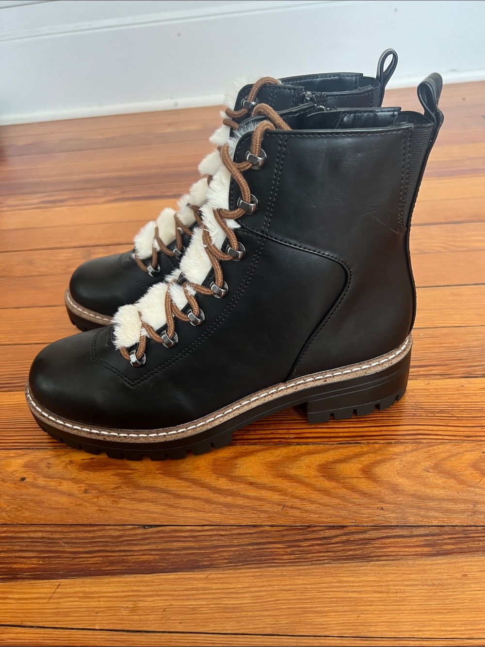 A New Day Black Combat Boots Sherpa Trim Lug Sole Lace Up Size 8.5 NWT